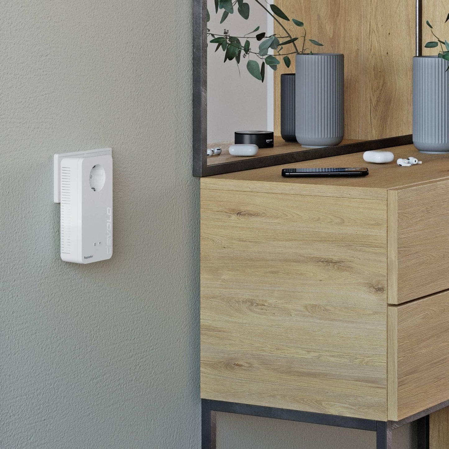 devolo 8733 WLAN Repeater, WiFi Repeater+ ac -bis zu 1.200 Mbit/s, Mesh WLAN Verstärker, Access Point, WLAN Steckdose, WiFi Extender, 2x LAN Anschluss, weiß